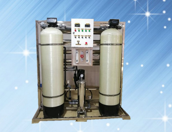 長春養(yǎng)雞場訂購的反滲透凈水設(shè)備發(fā)貨