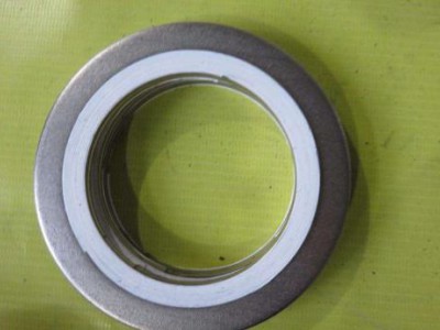 專業(yè)生產(chǎn)金屬纏繞墊片，四氟墊片