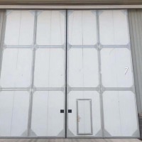 生產工業(yè)提升門、批發(fā)垂直提升門、工業(yè)保溫門，工業(yè)門