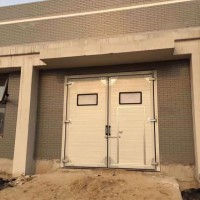 生產工業(yè)提升門、批發(fā)垂直提升門、工業(yè)保溫門廠家，工業(yè)門