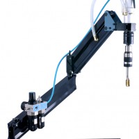 絲錐不易折斷，扭力保護，油水分離的氣動攻絲機MD412